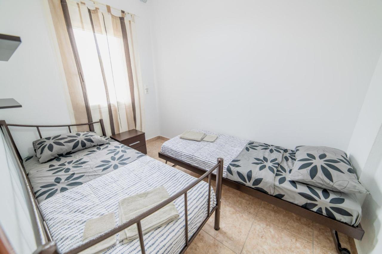Family Resort 1 โอฟรีนีออน ภายนอก รูปภาพ