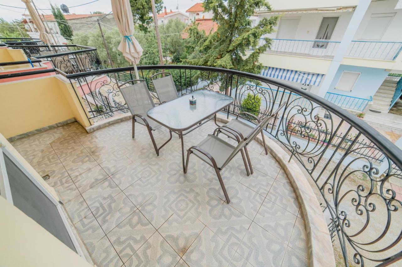 Family Resort 1 โอฟรีนีออน ภายนอก รูปภาพ