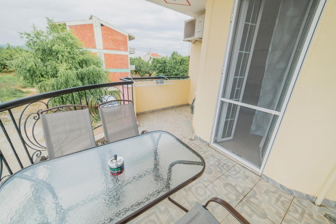 Family Resort 1 โอฟรีนีออน ภายนอก รูปภาพ